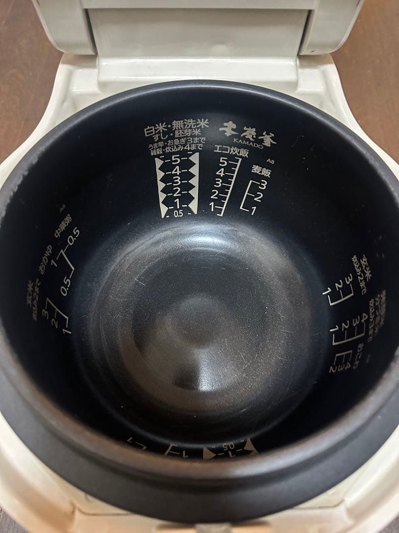 IHジャー炊飯器5.5合炊き白和三盆MITSUBISHI 本炭釜 KAMADO
