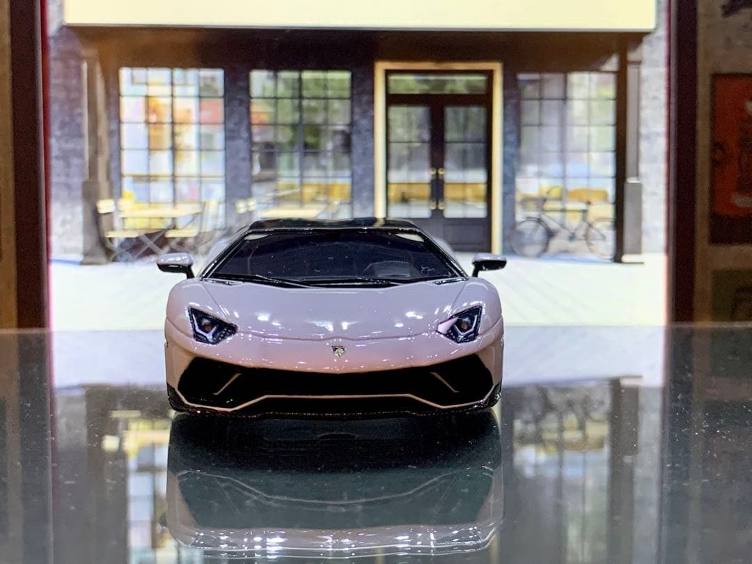 1/43 ランボルギーニ アヴェンタドール Ultimae Bianco Isi