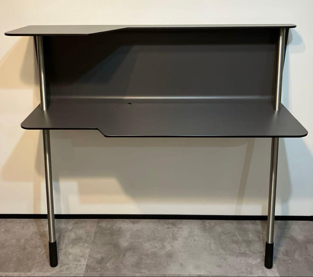 MOX(スイス製) グレー パソコンデスク　シンプルデザイン　壁掛け式