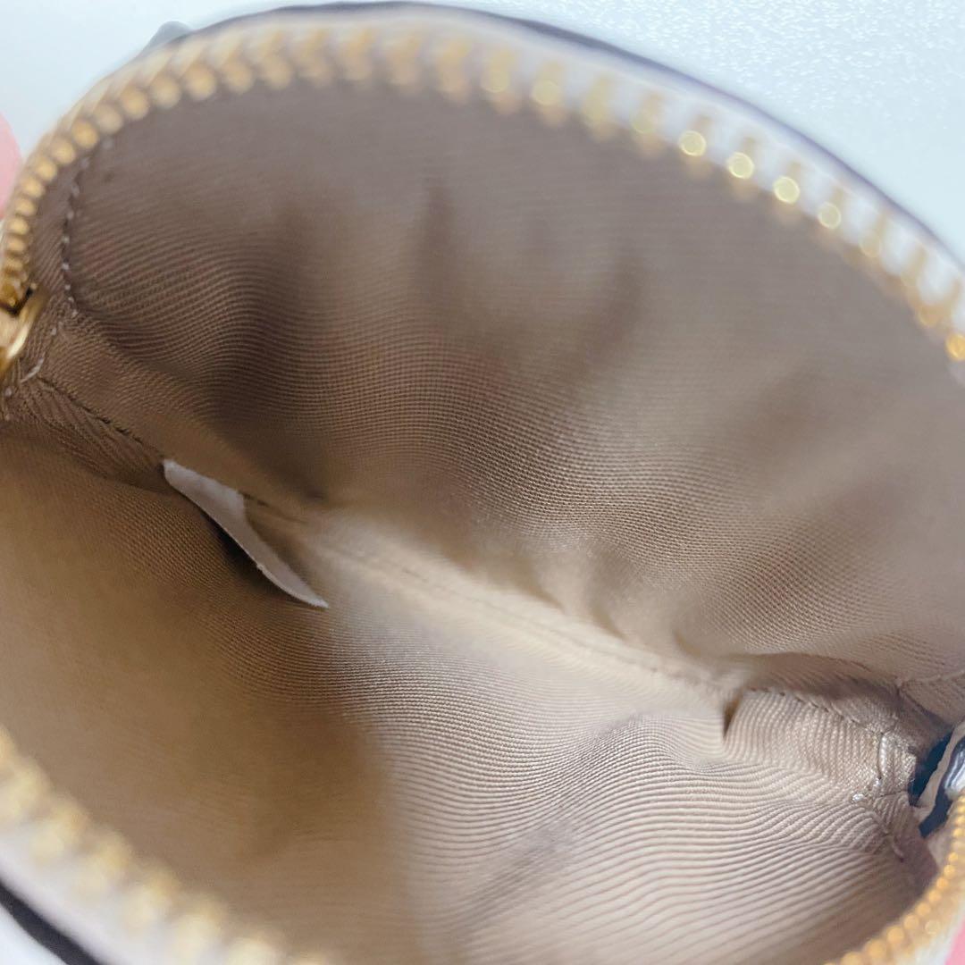 【新品！】COACHコーチ★ストロベリーケース★苺いちごイチゴ★丸型★白