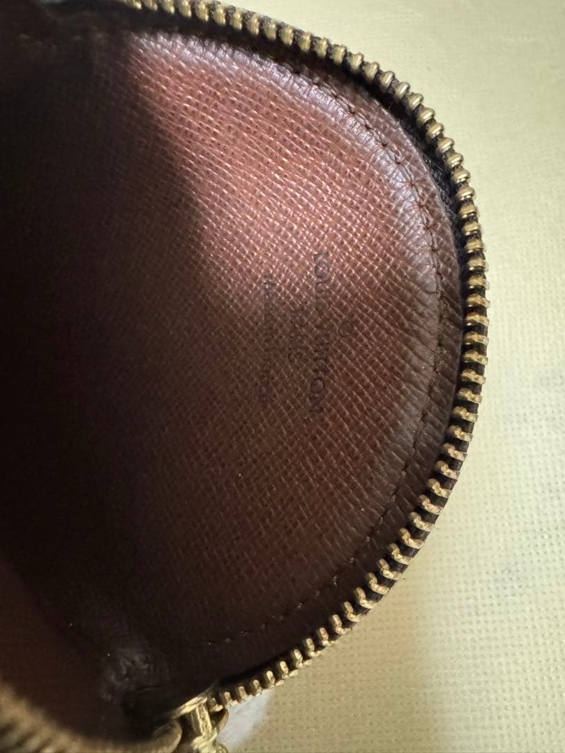 ケース　小銭入れ　丸型