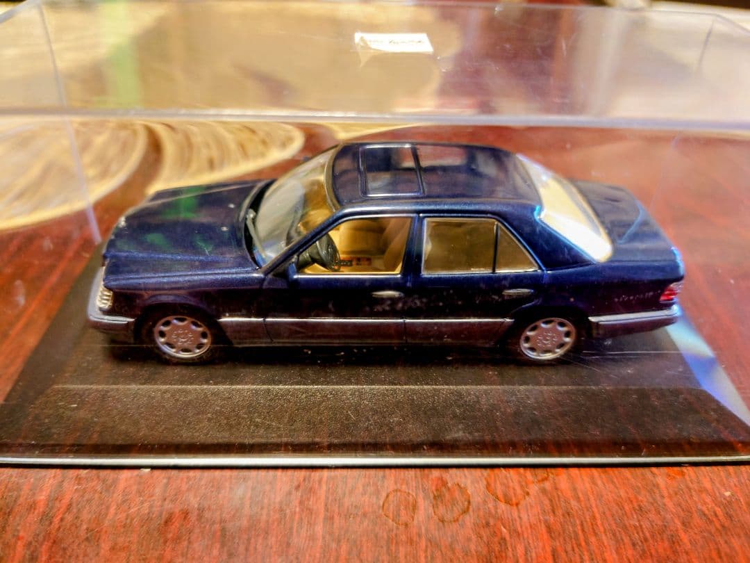 Minichamps ダークブルー ミニカー ベンツ1/43