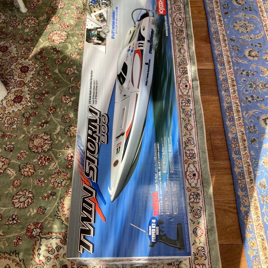 TWIN STORM 800 ラジコンボート
