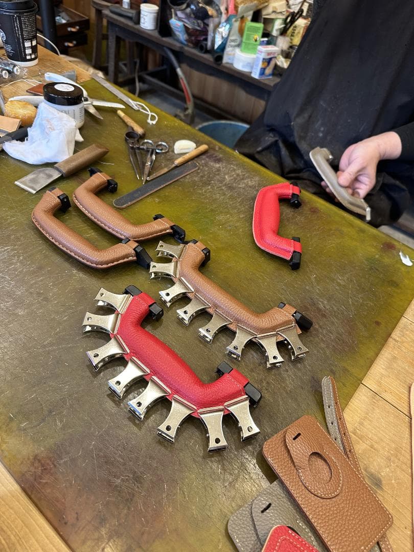 リモワ　ハンドル本革加工　イタリア　アドリアレザー