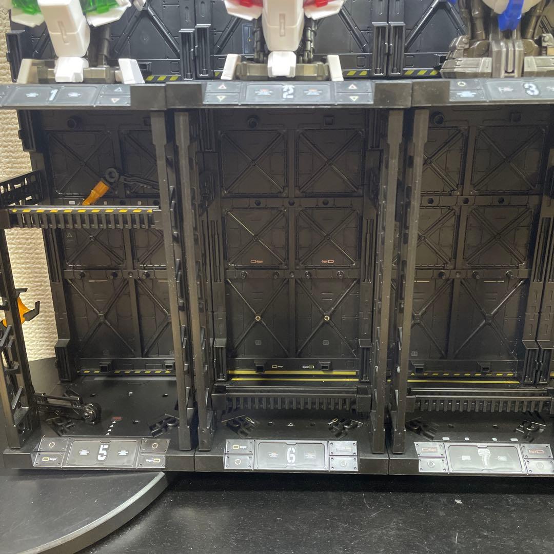 ガンダムフィギュア 10体セット ディスプレイスタンド付き