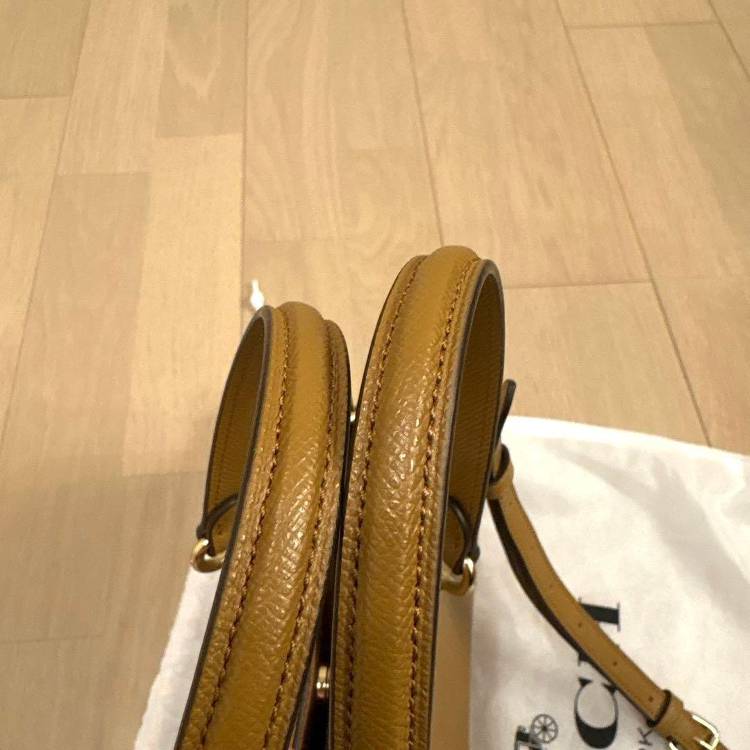 コーチ　ショルダーバッグ　ベージュ