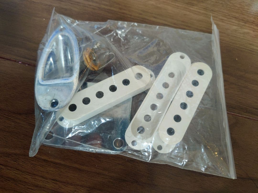 メ*ネ様 Fender Mexico Stratocaster 未組立 未塗装