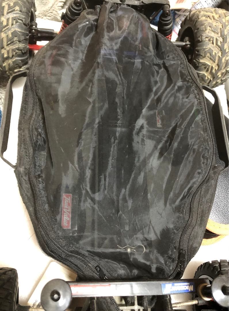 トラクサス　1/8 少し改造中です