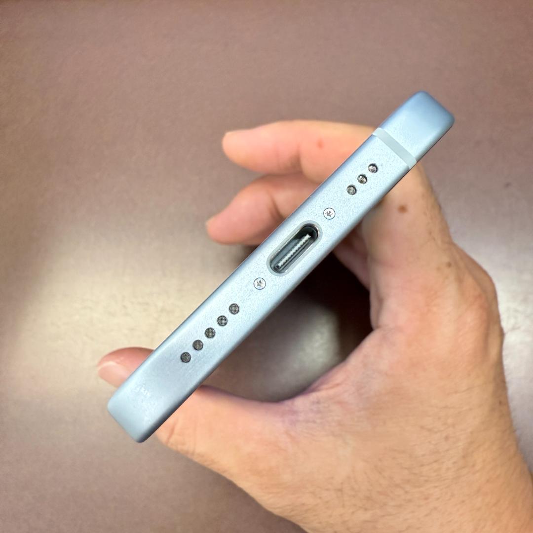 電池容量１００％【美品】iPhone15 128GB SIMフリー ブルー