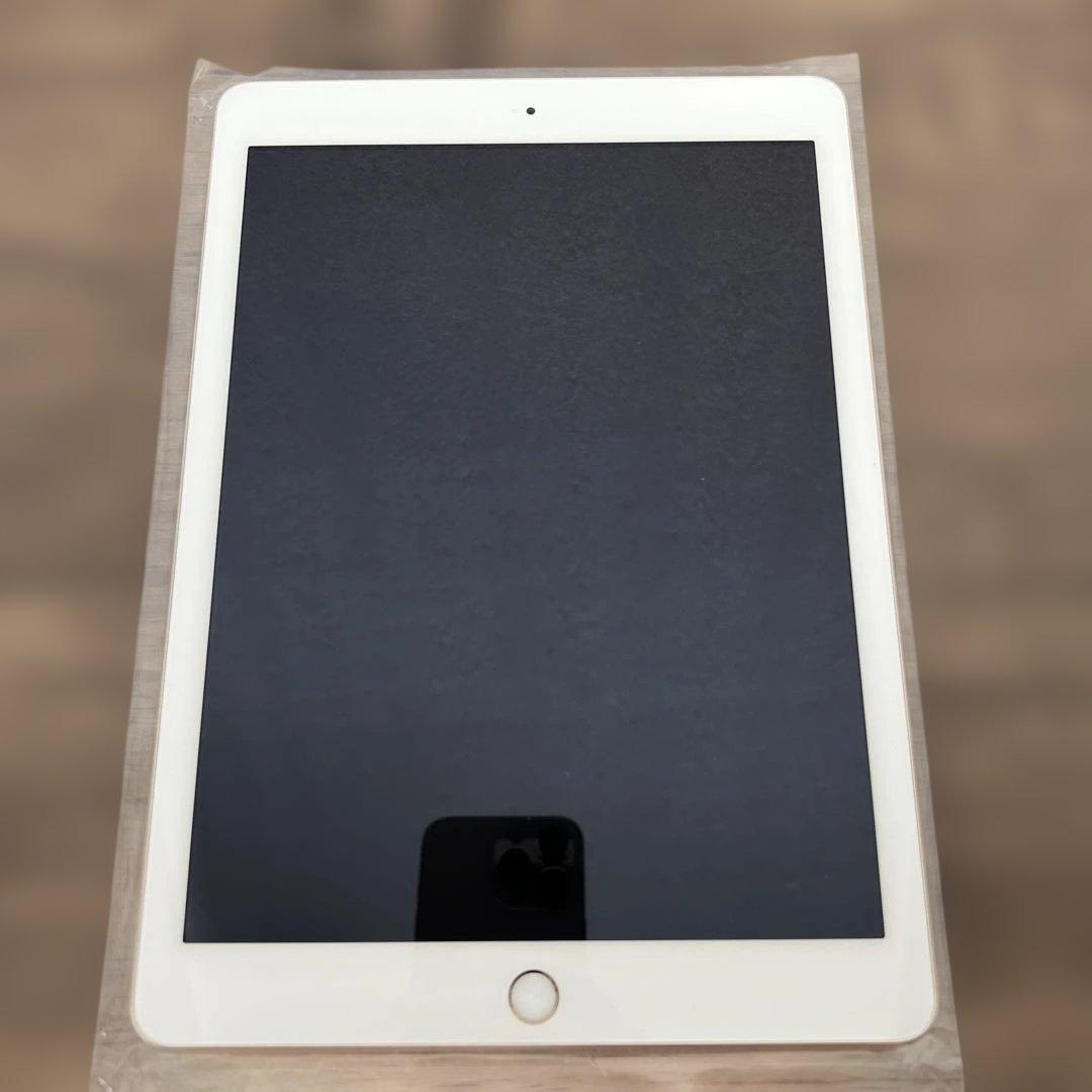261052Apple iPad (第５世代) Wi-Fi 128GB ゴールド