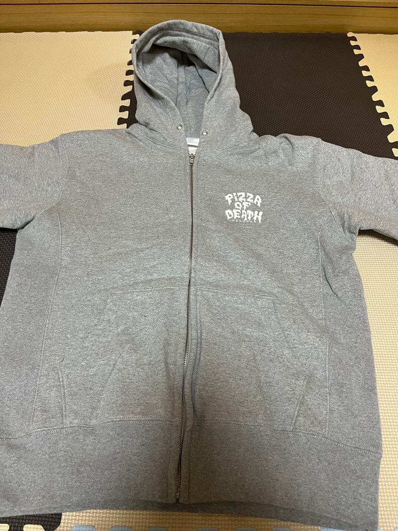 PIZZA OF DEATH グレー パーカー Lサイズ　美品！