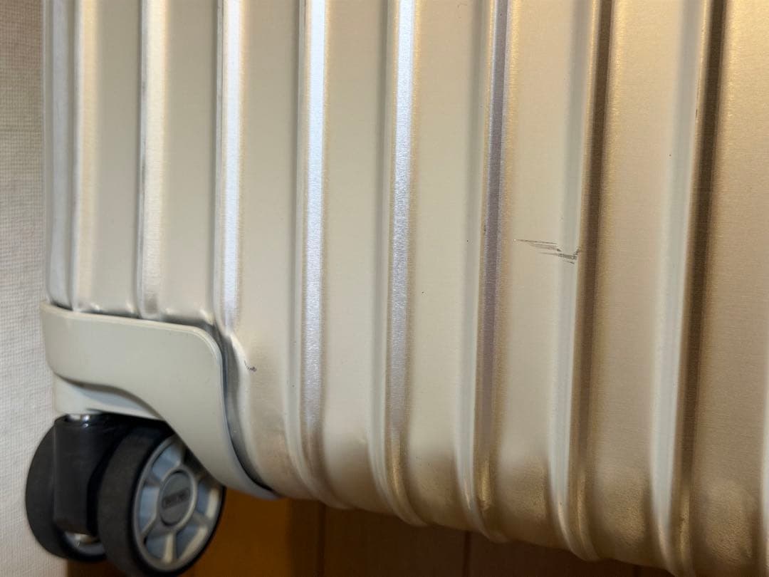 リモワ　トパーズ　Rimowa Topas 機内持ち込み 32L 4輪