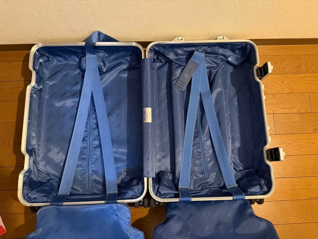 リモワ　トパーズ　Rimowa Topas 機内持ち込み 32L 4輪