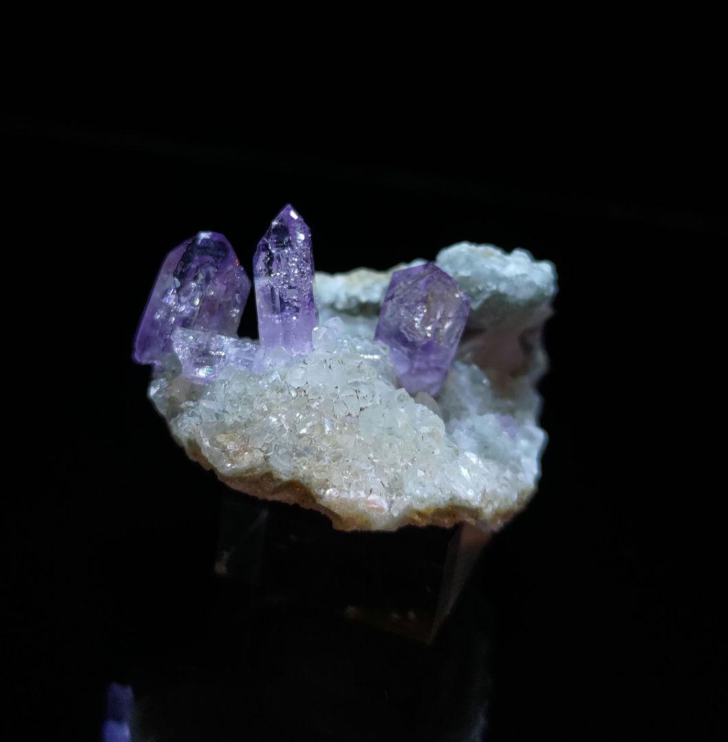 ベラクルスアメジスト ボリビア産 鉱石 鉱物 ミネラル 標本 原石 母岩付き ⑪