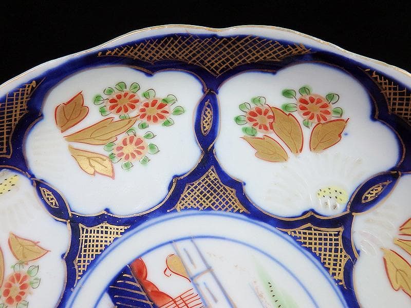 古伊万里　金襴手　陽刻　窓絵　花の図　８寸皿　E109AS-fbfq