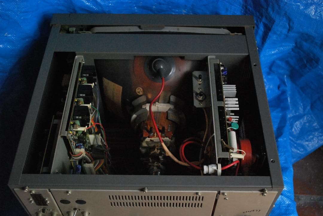 シバソク放送業務用モニターCMM14-7中古ジャンク品の出品です。