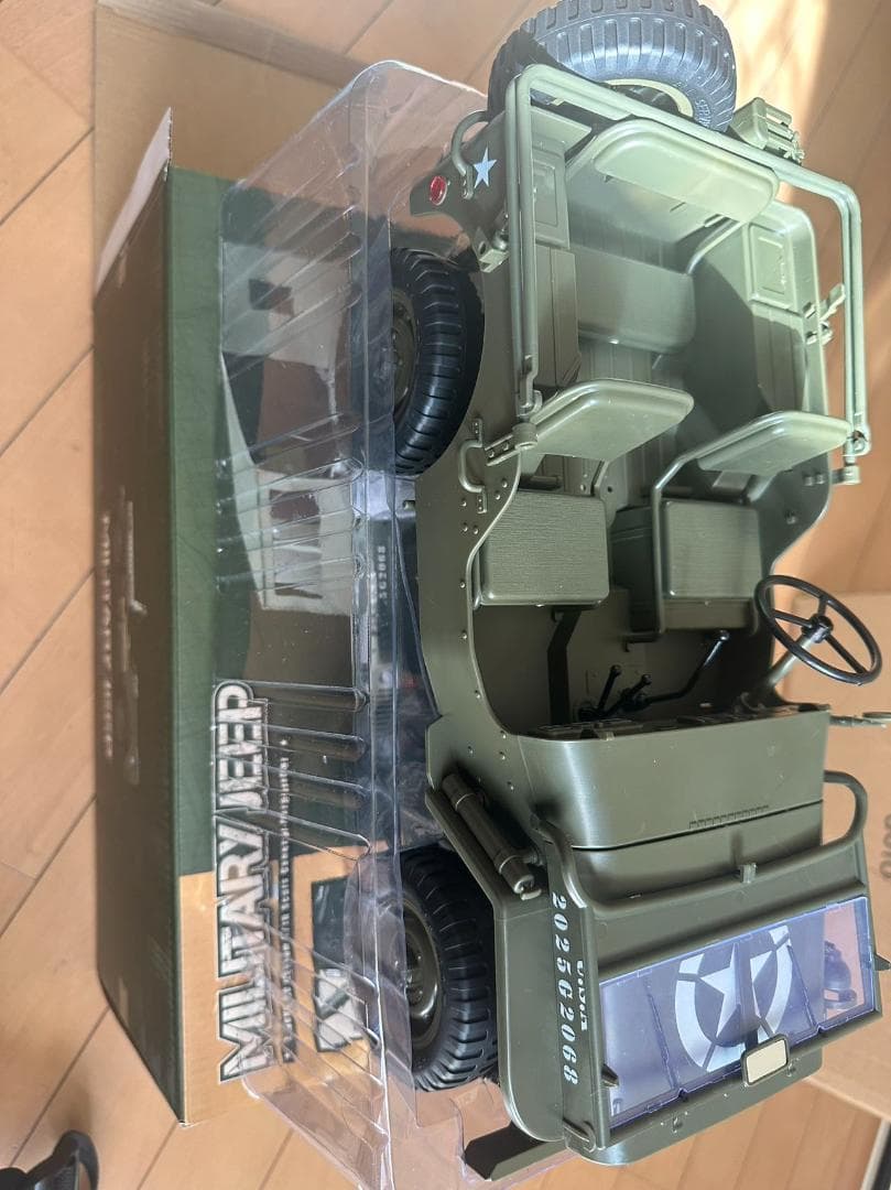 軍用 ラジコンカー 子供向け 人気 1/10 大型 オフロード ジープ 4WD