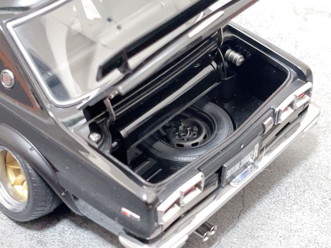 カスタム品　オートアート 1/18 日産 スカイライン GT-R（KPGC10）