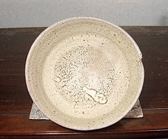 九谷焼　梅山窯　中村梅山作　茶碗　無傷　保証　共布・共箱。