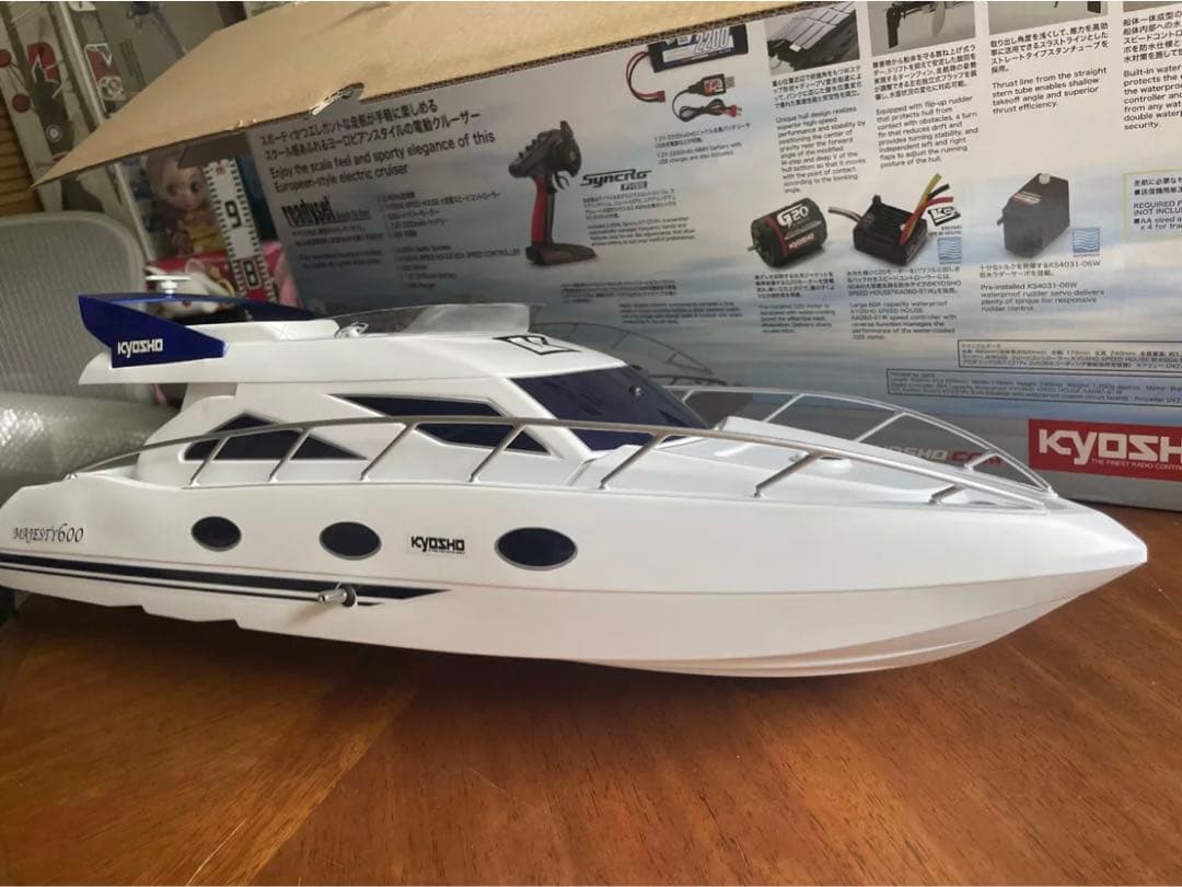 京商 マジェスティ600 ラジコンボート