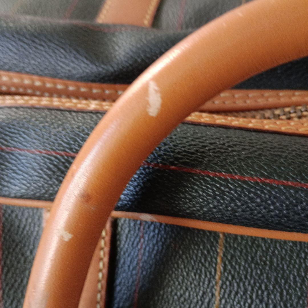 J,プレスのボストンバッグ