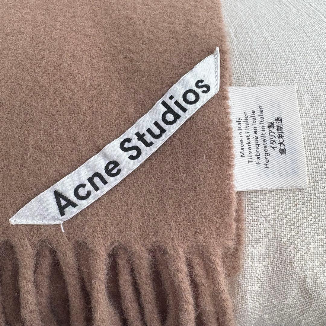 Acne Studios ベージュマフラー