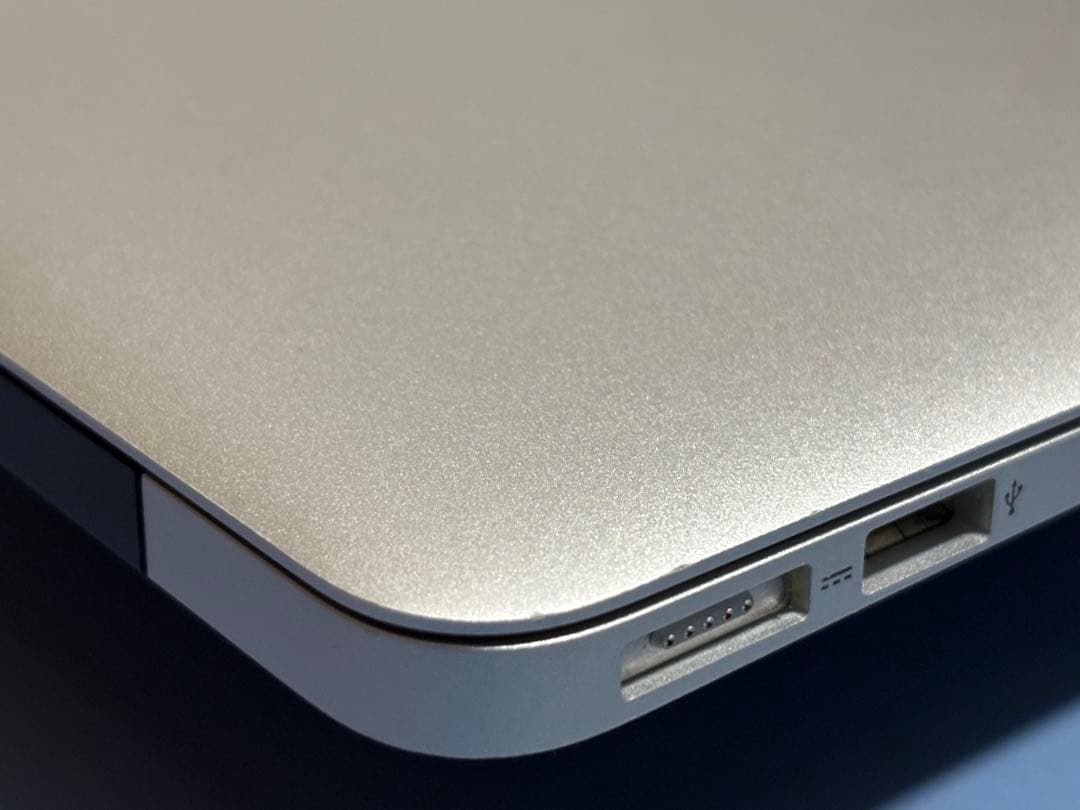 Apple MacBook Air 13インチ/8GB/256GB/良品