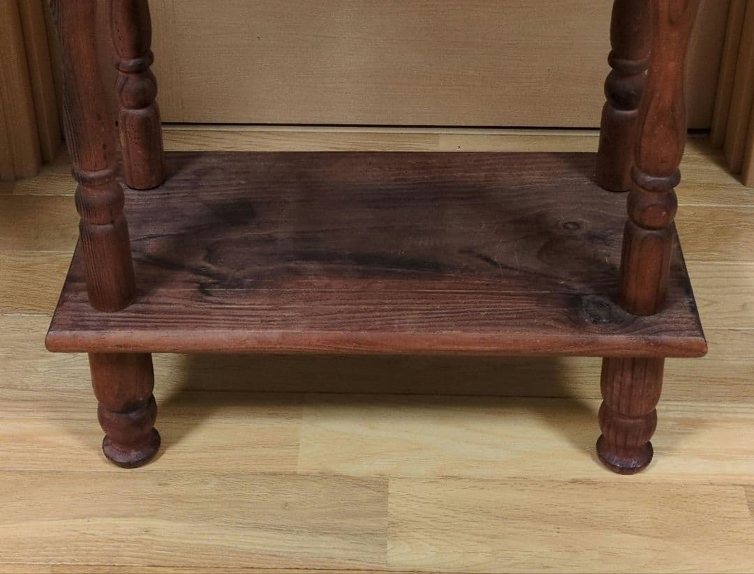 木製サイドテーブル　カフェテーブル