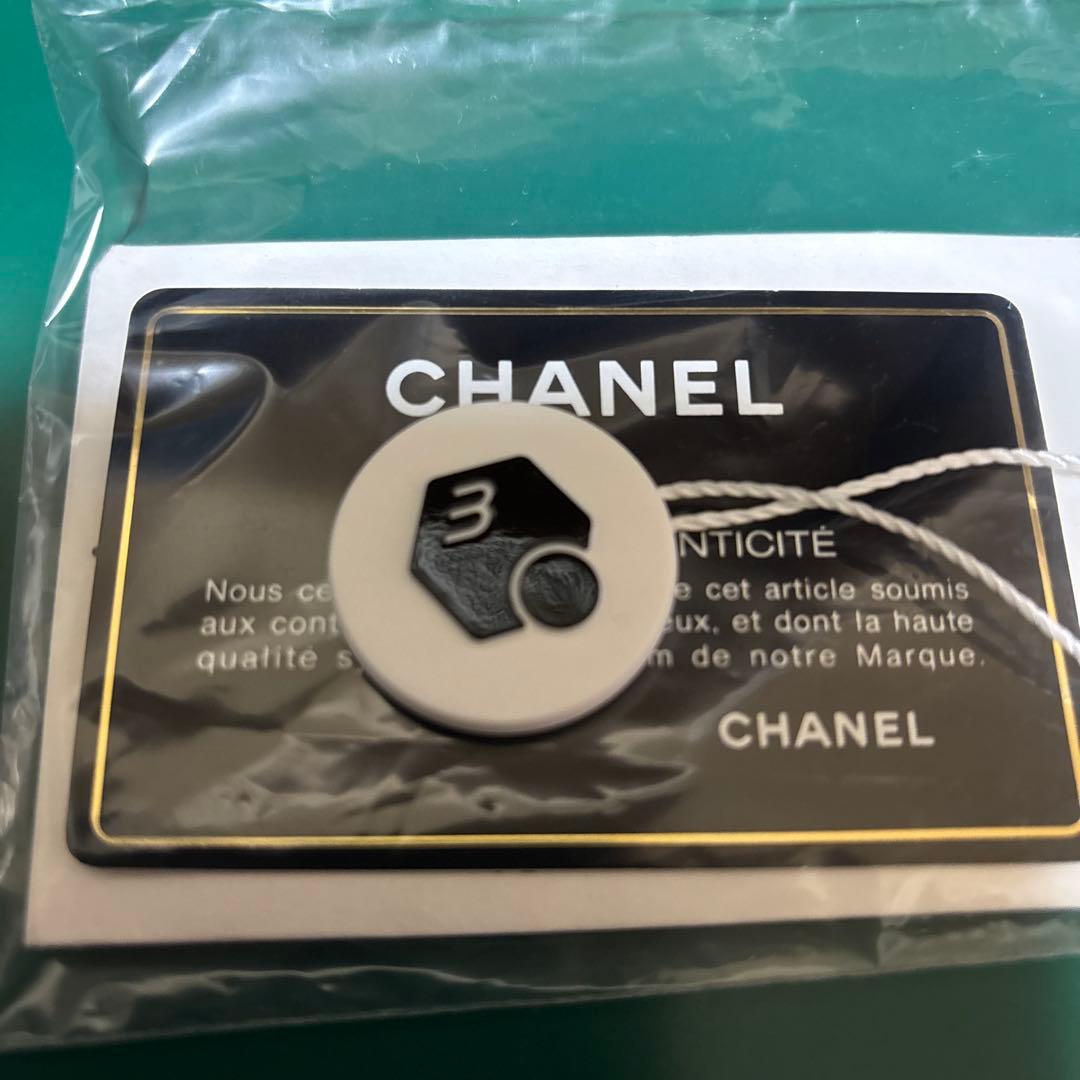 CHANEL CCフィリグリー キャビアスキン三つ折り財布