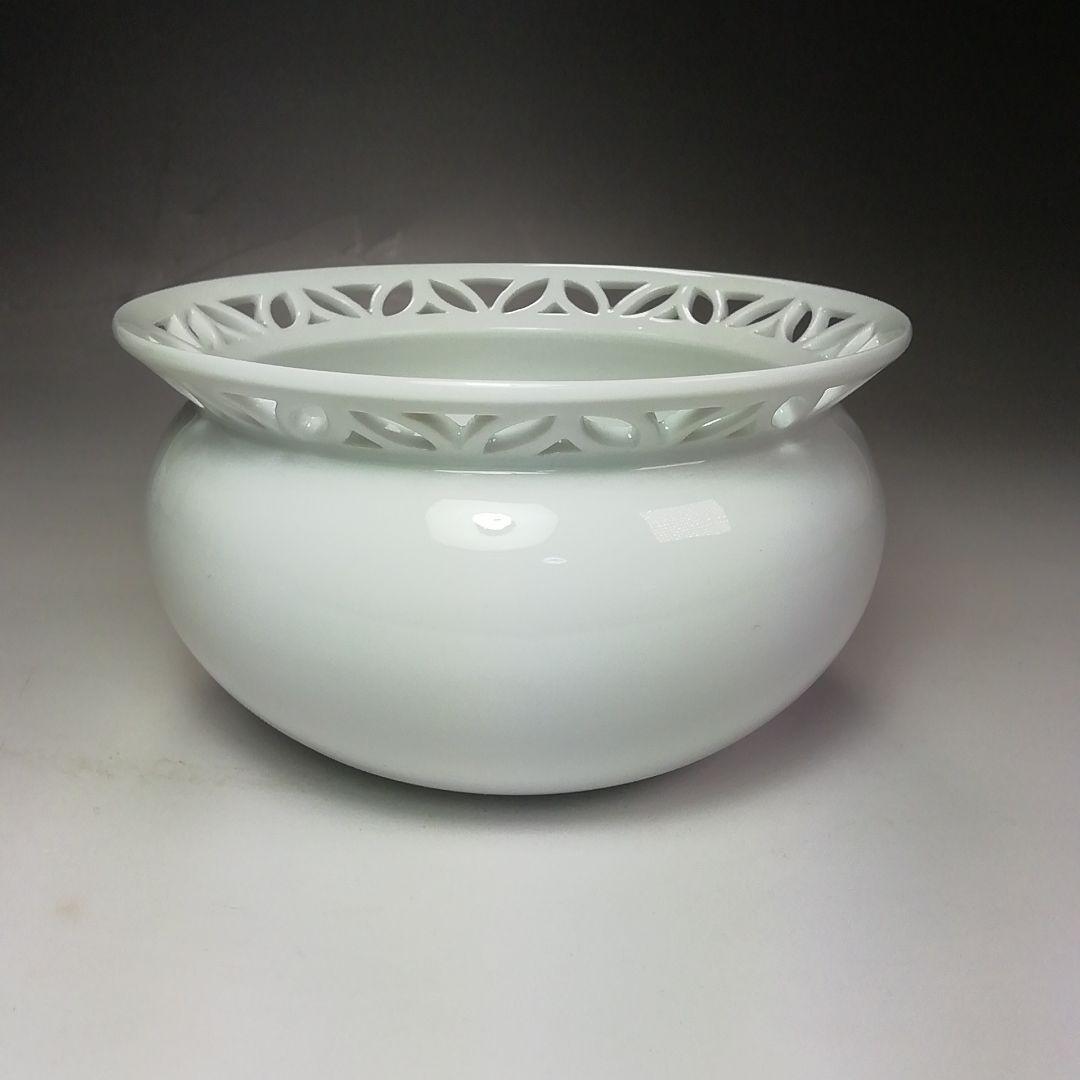 Ｓ５５１　皆具　『平戸焼』『白磁　七宝透　皆具』『十三代　横石嘉助作』　共箱