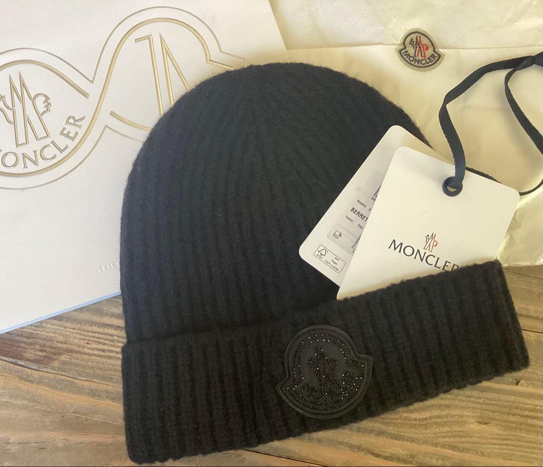 MONCLER モンクレール ニット帽　新品タグ付　ラメロゴ　包装紙ショッパー付