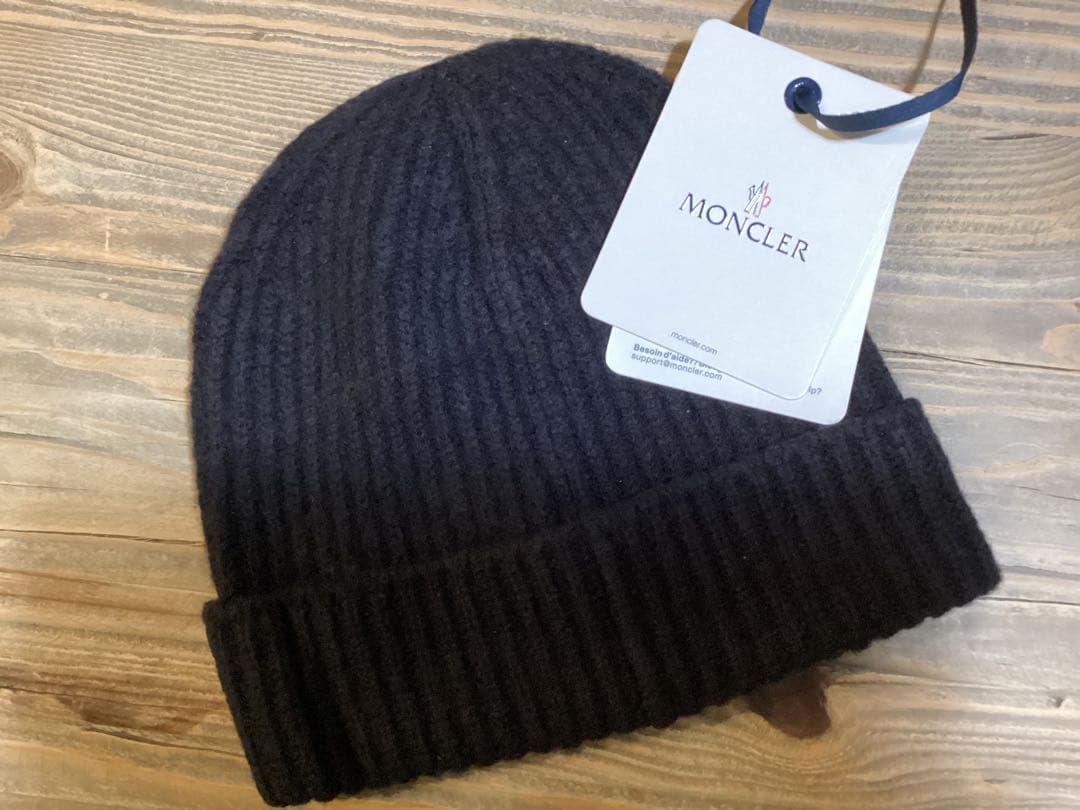 MONCLER モンクレール ニット帽　新品タグ付　ラメロゴ　包装紙ショッパー付