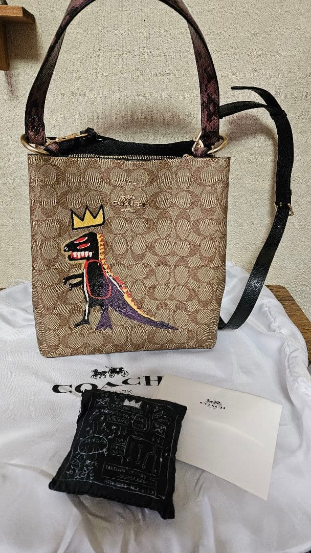 COACH バスキア シグネチャー バケットバッグ →バスキアエコバッグ