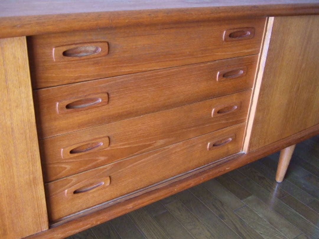 北欧 デンマーク ヴィンテージ チーク サイドボード キャビネット