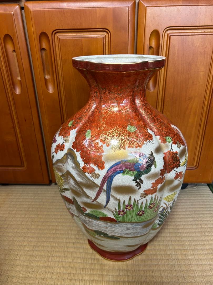 装飾的な陶磁器花瓶