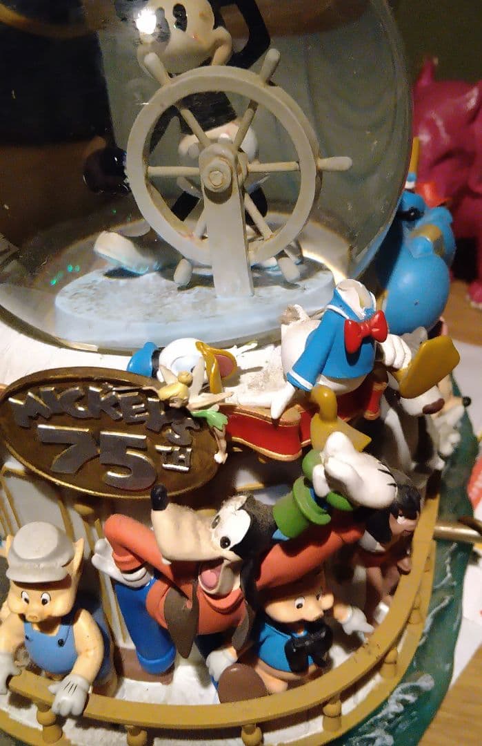 ディズニースノードーム 75周年記念