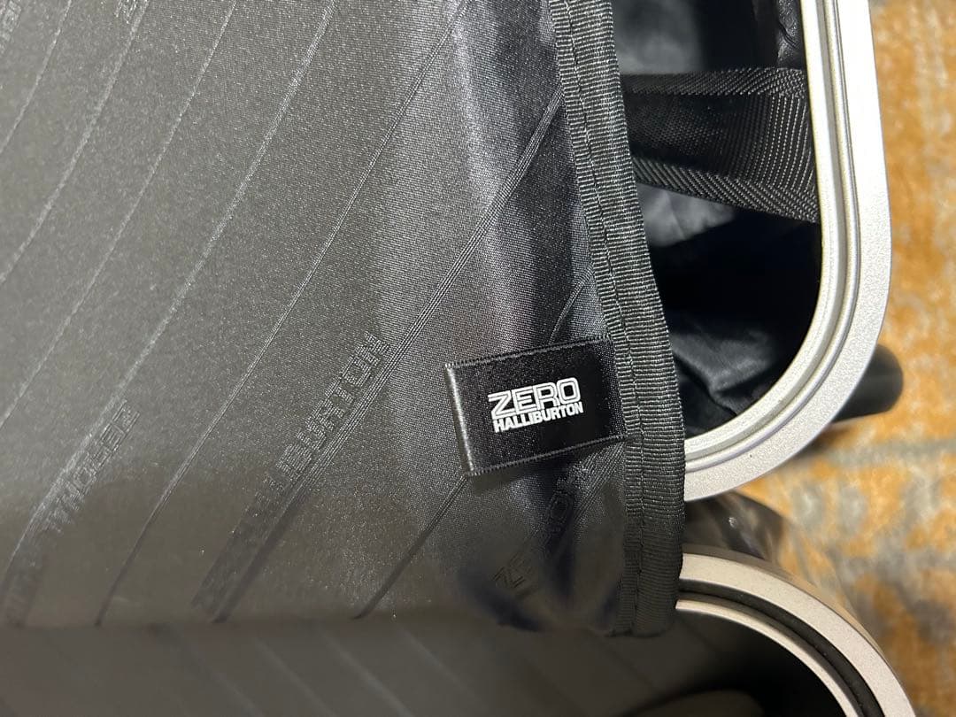 美品✨ゼロハリバートン　ZRP-F 2輪　キャリーケース 37L