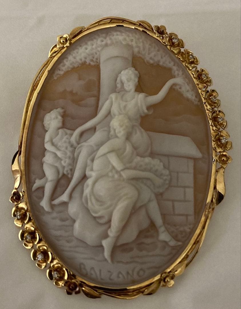 バルザーノ カメオ シェル製 ゴールド枠
