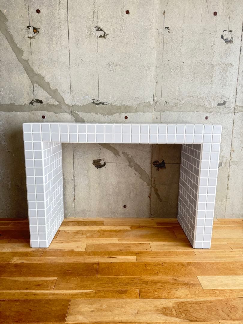 ライトグレー タイルテーブル