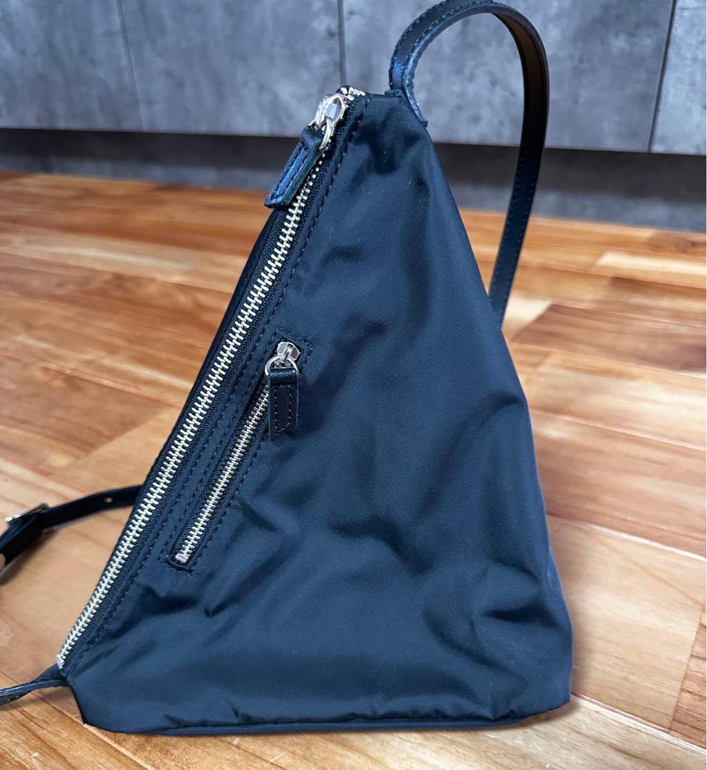 MEER. トライアングルバッグ ブラック