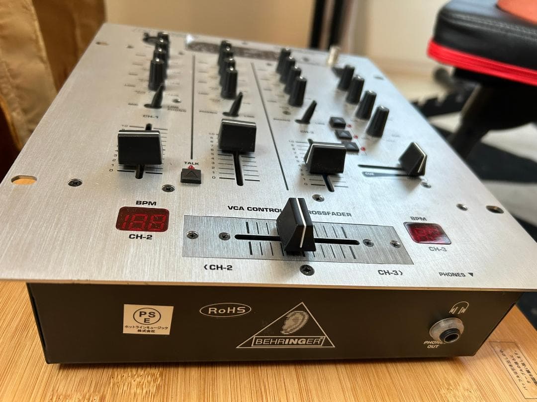 Behringer DX626 DJミキサー