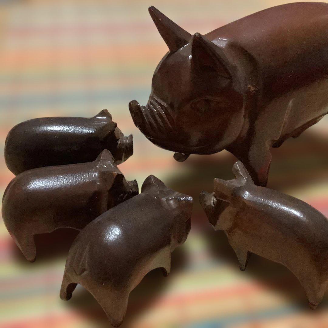 木彫り豚親子