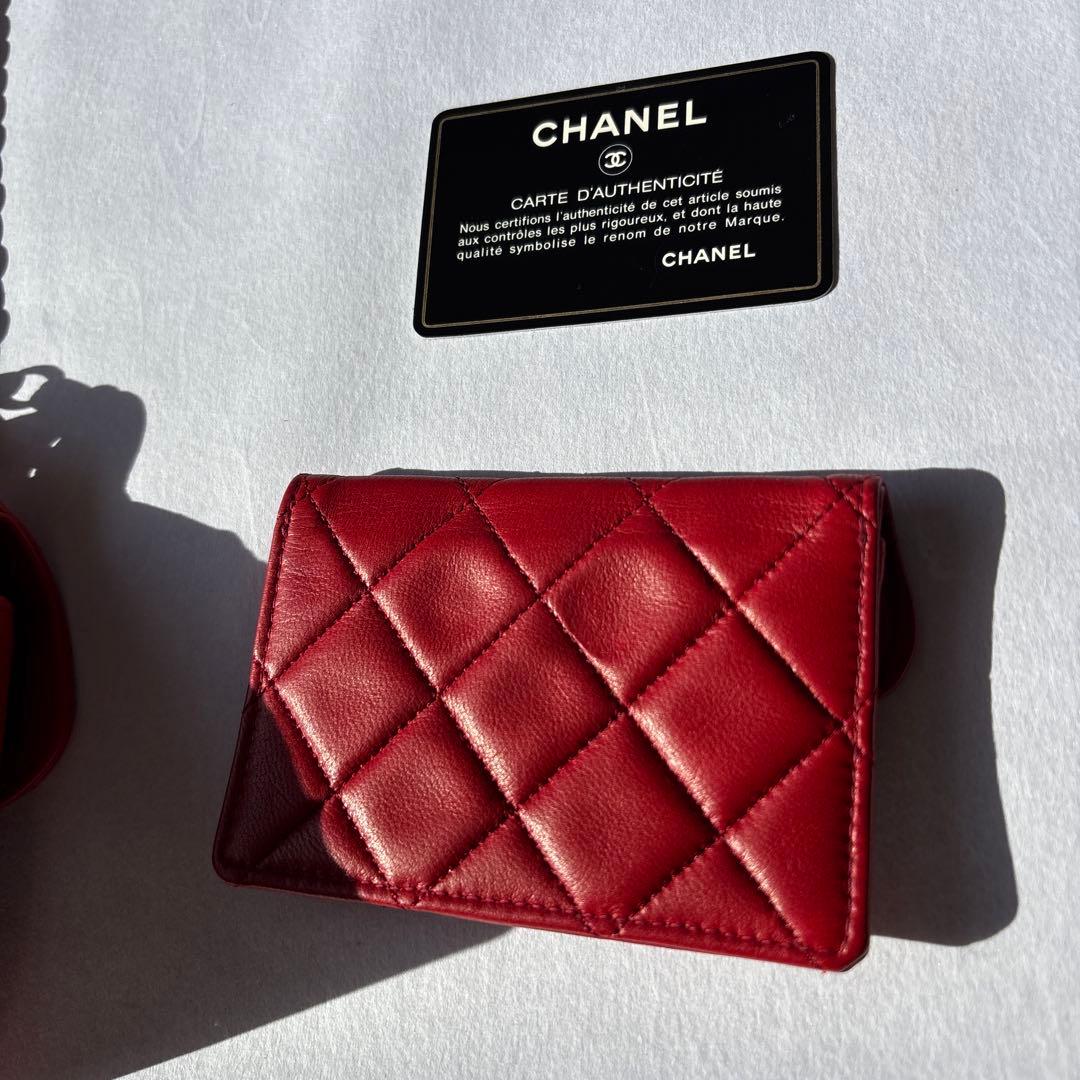 CHANEL レッドショルダーバッグ ゴールドチェーン