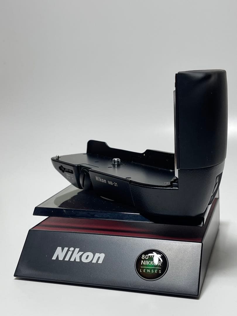 Nikon MB-21バッテリーグリップ