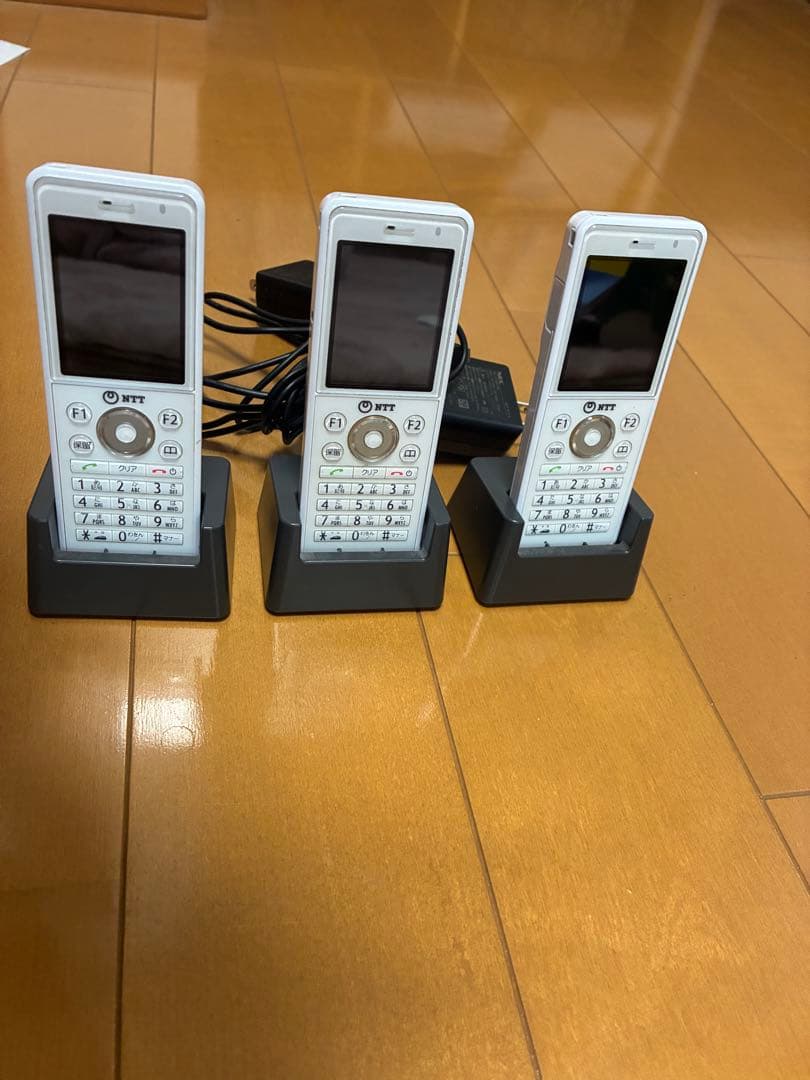 NEC PHS本体(Carrity-NW PS8D-NW) 3台,充電器、充電台