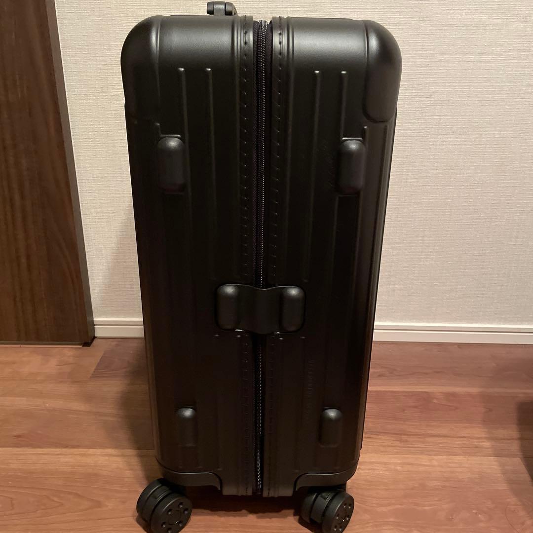 【新品】RIMOWAリモワEssential CABIN 36L