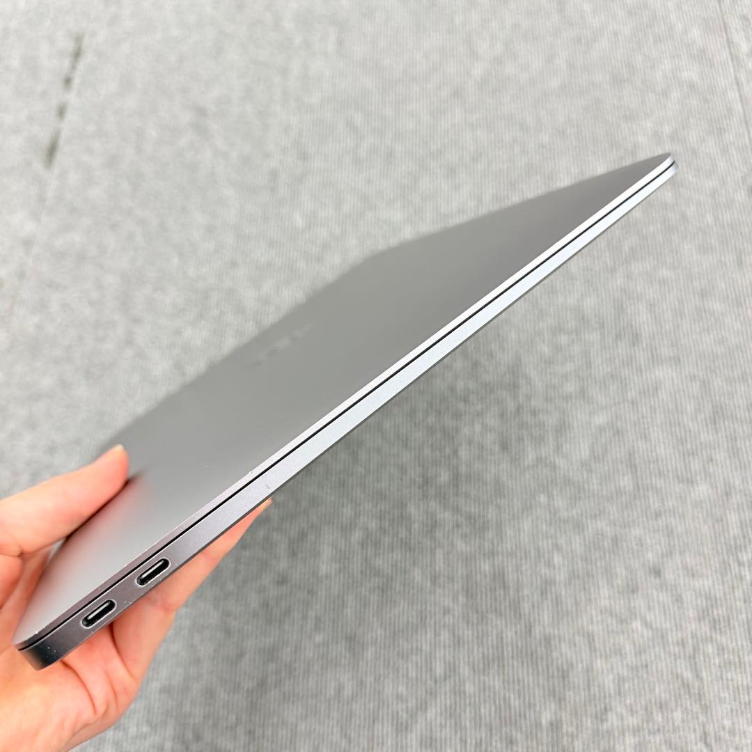 Macbook Air 2018 13 イン 8GB/256GB スペースグレイ