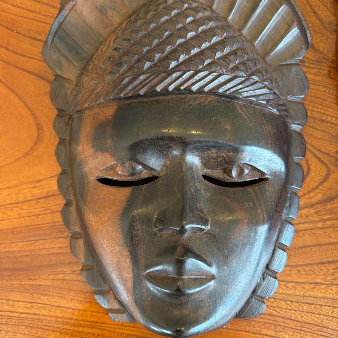 ナイジェリア　木製アフリカンマスク ダークブラウン彫刻作品　2対