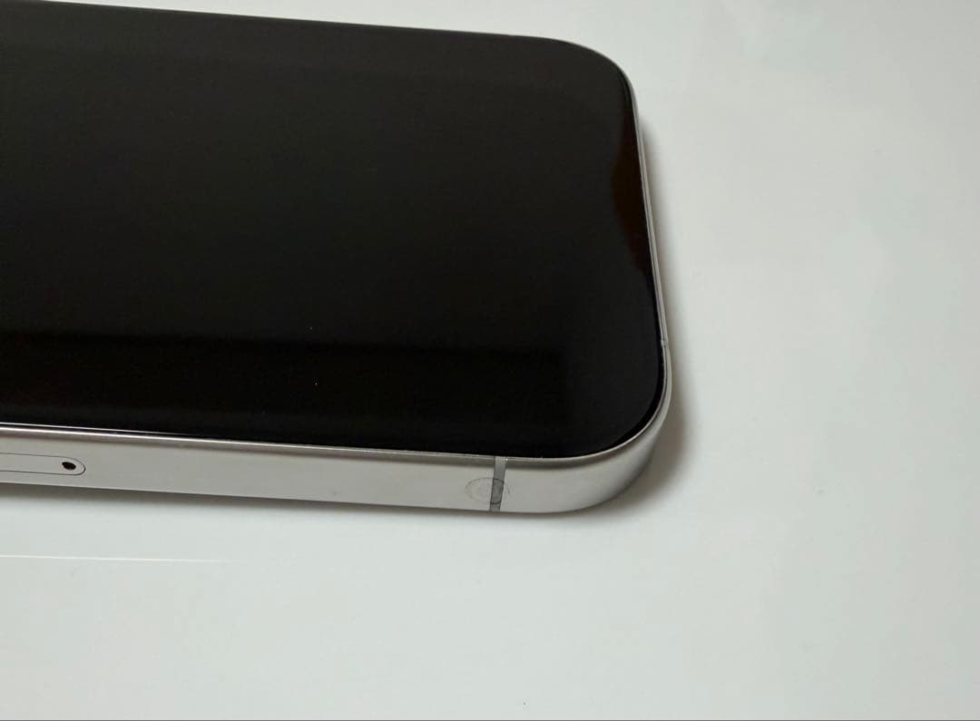 iPhone15 proホワイトチタニウム