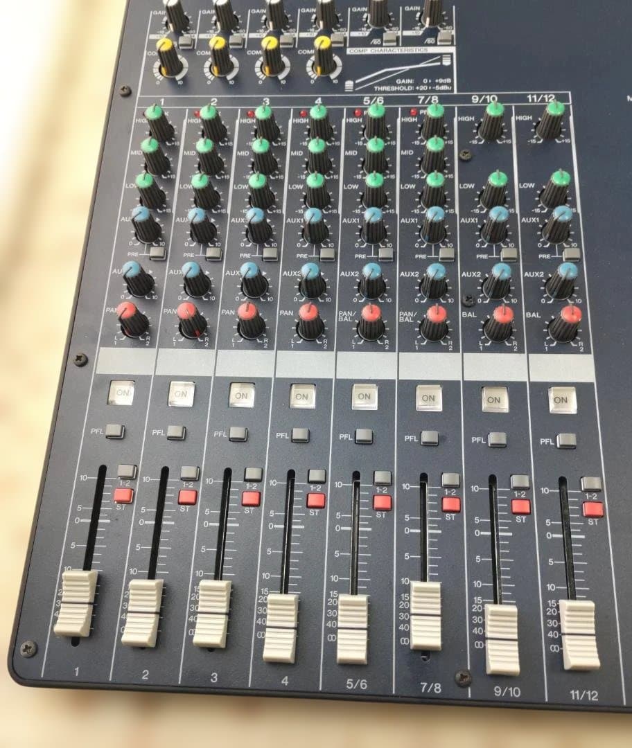 美品　YAMAHA MG124c アナログミキサー 12チャンネル　動作ＯＫ